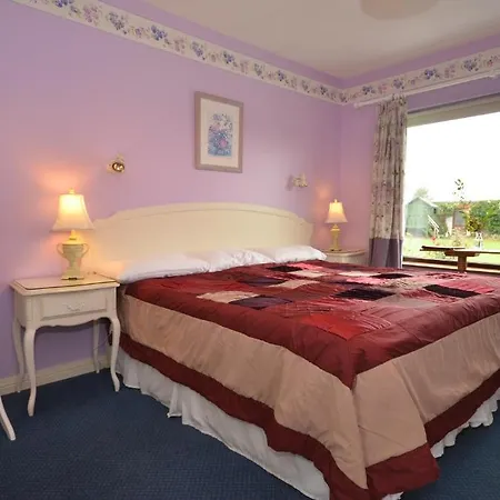 מלון Gormans Country 4*